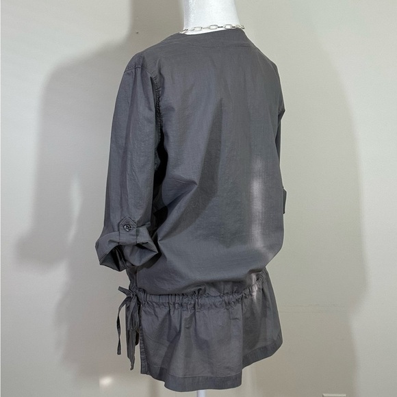 Merrell sz med top gray/green drawstring waist Tab and button roll up sleeve - Picture 4 of 12